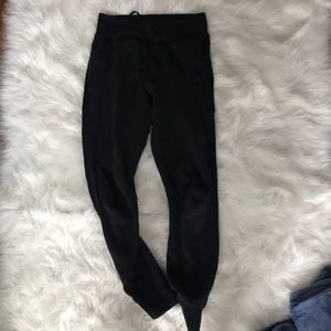 black lululemon joggers
